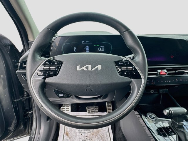 Used 2023 Kia Niro EX Touring FWD image 11