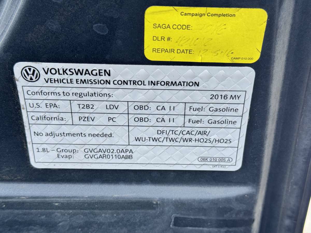 Used 2016 Volkswagen Golf S FWD image 22