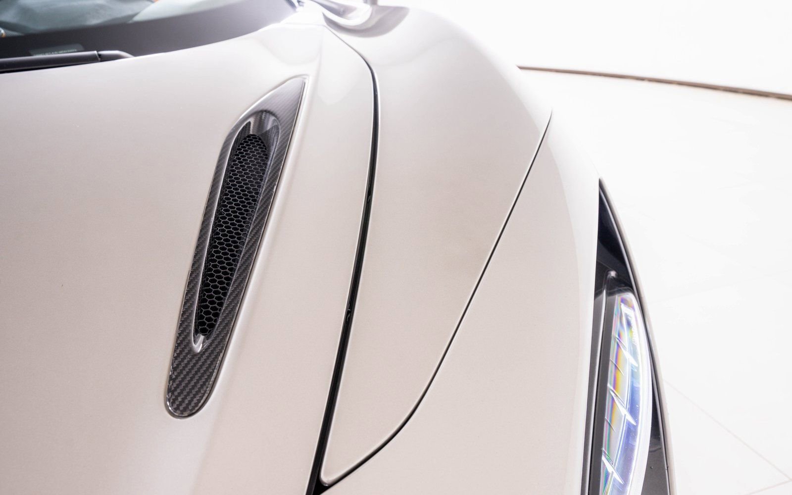 Used 2020 McLaren 720S Performance RWD image 16