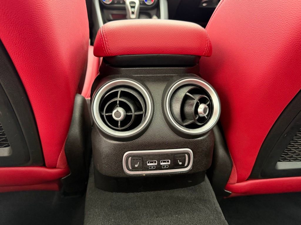 Used 2025 Alfa Romeo Giulia AWD w/ Veloce Package AWD image 30
