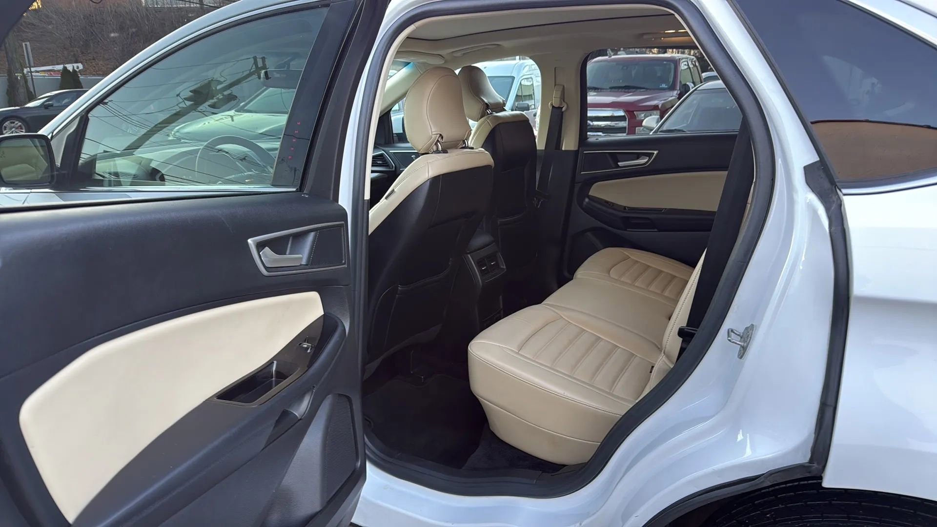 Used 2016 Ford Edge SEL w/ Canadian Touring Package image 28