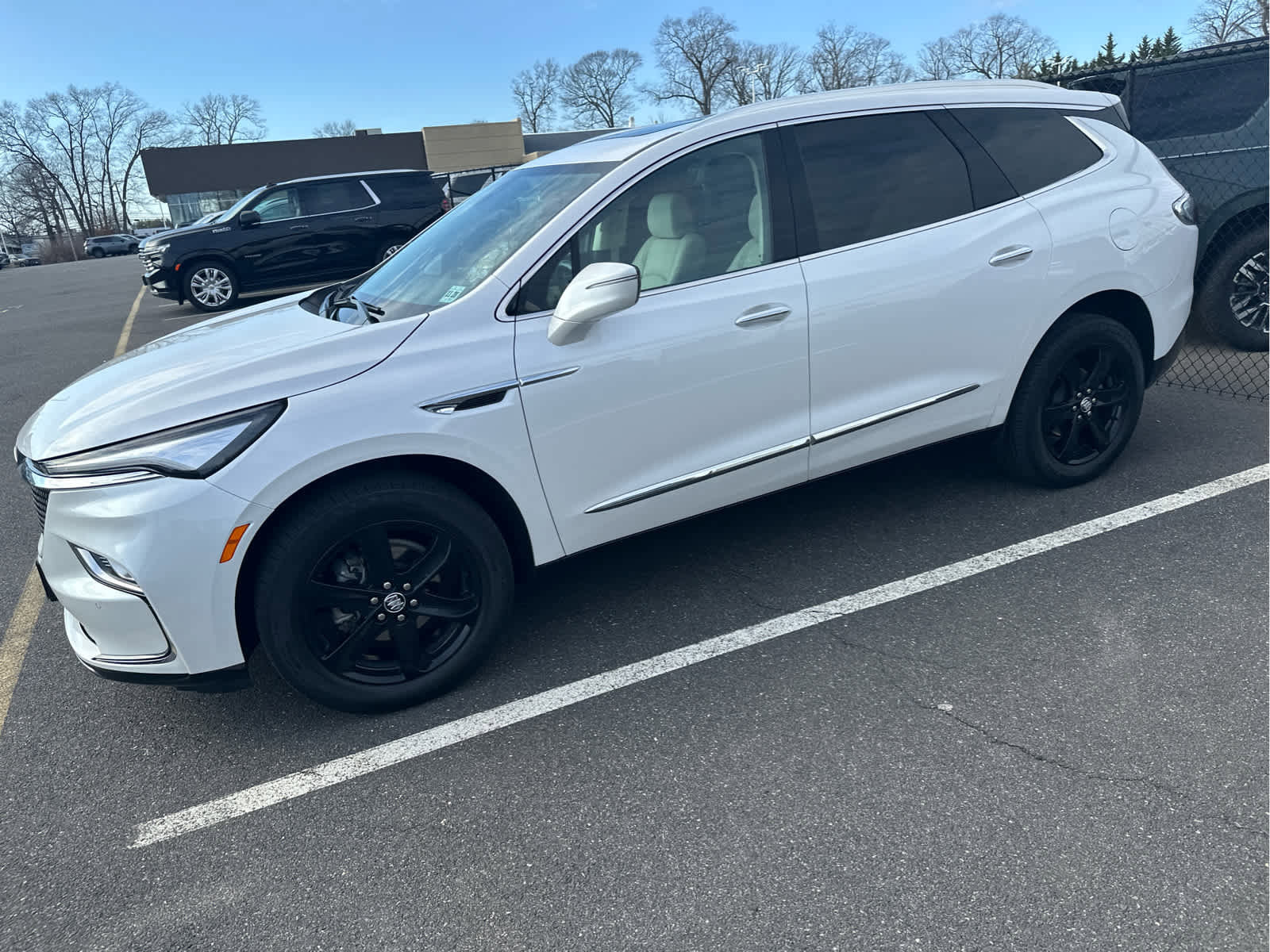 Used 2024 Buick Enclave Essence w/ Experience Buick Package image 5