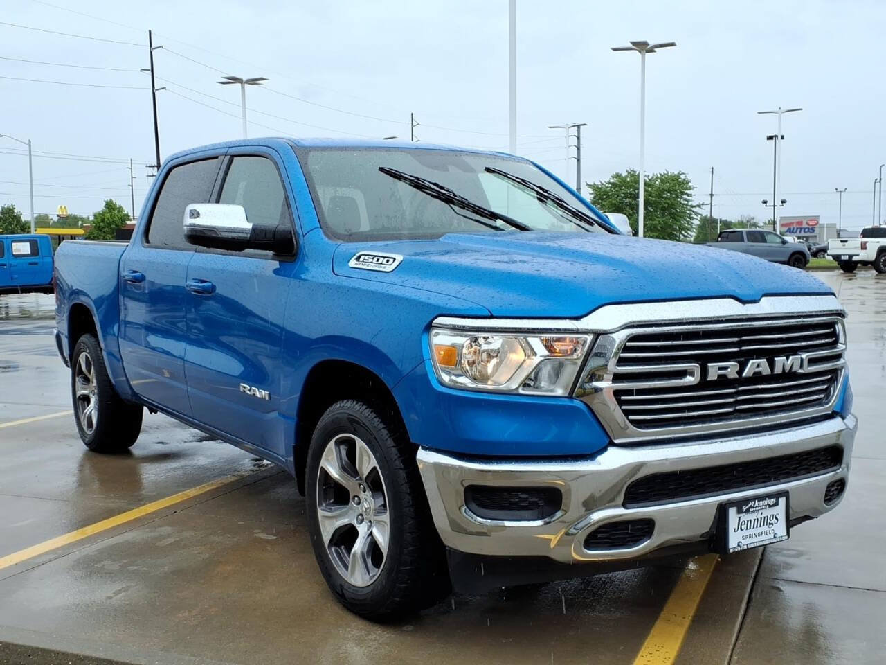 Used 2024 RAM 1500 Laramie AWD/4WD image 7