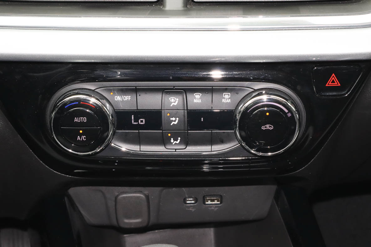 Used 2025 Chevrolet Trax LT FWD image 11