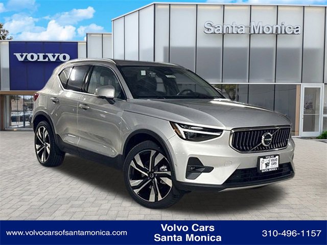 New 2024 Volvo XC40 B5 Ultimate w/ Climate Package