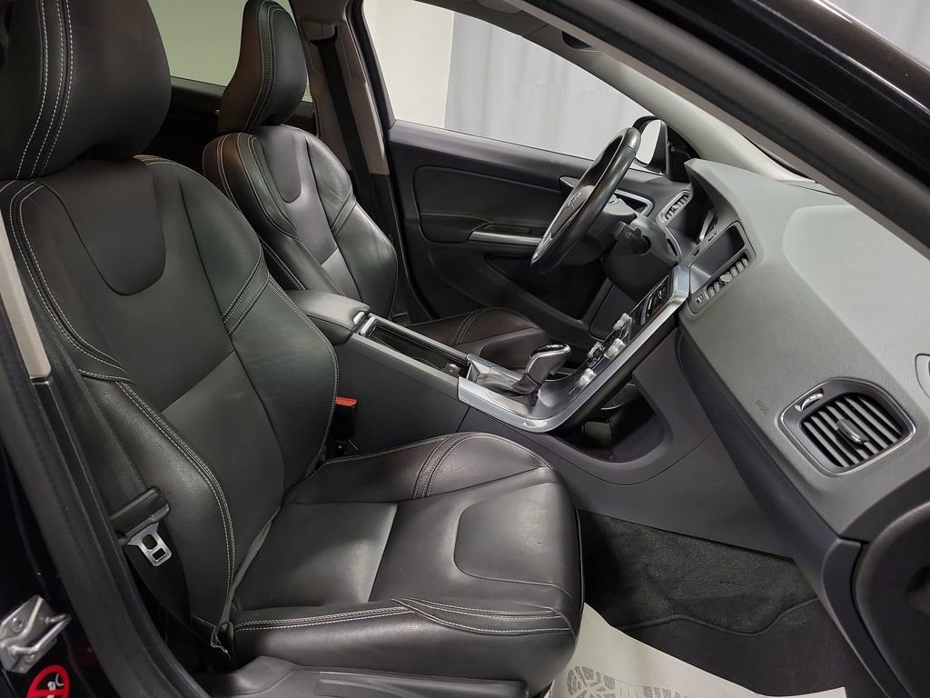 Used 2018 Volvo S60 T5 Dynamic w/ Vision Package image 25