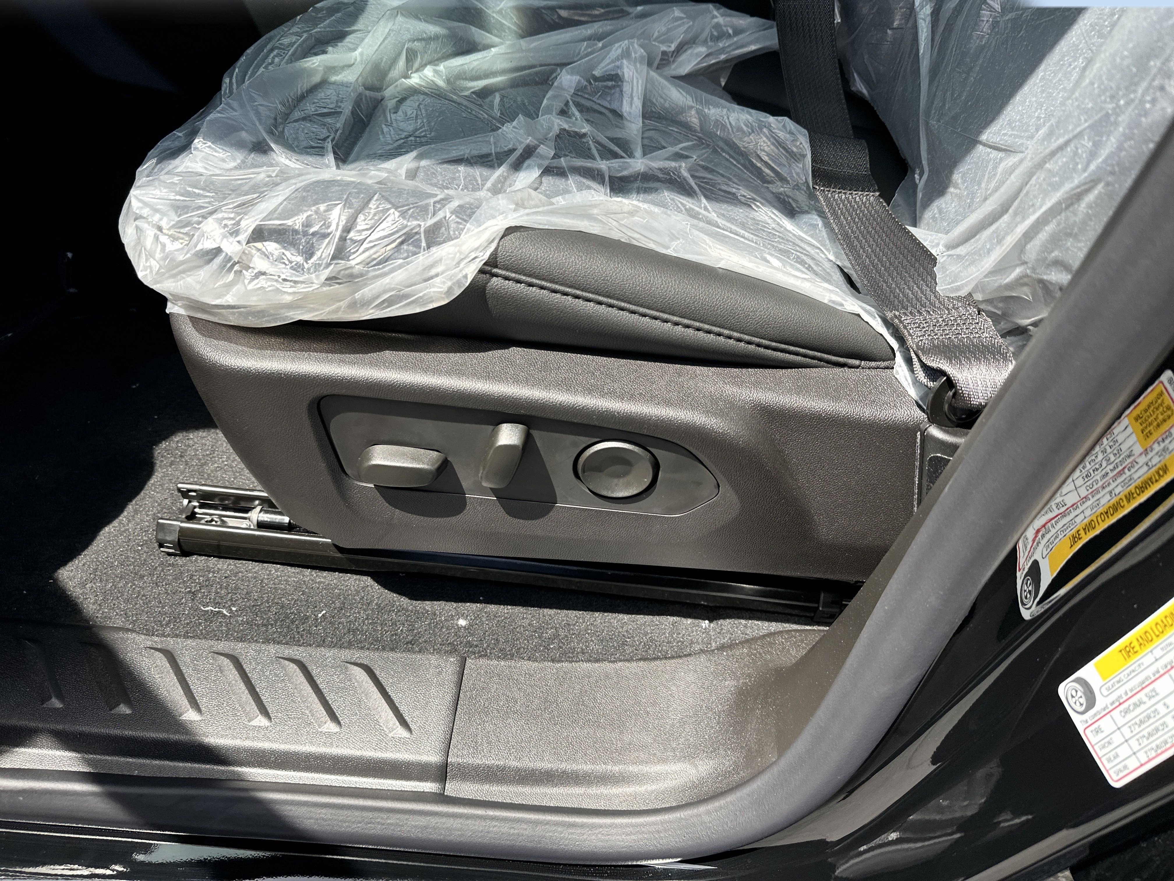 New 2025 Chevrolet Colorado Trail Boss w/ Midnight Edition image 9