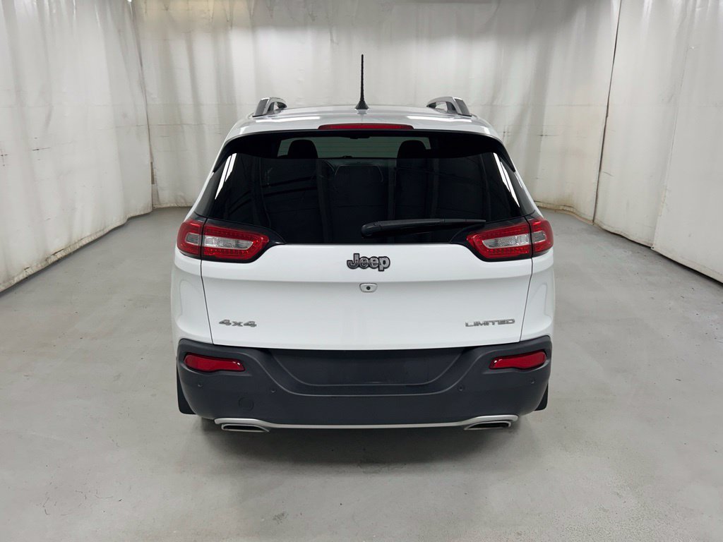 Used 2018 Jeep Cherokee Limited AWD/4WD image 6