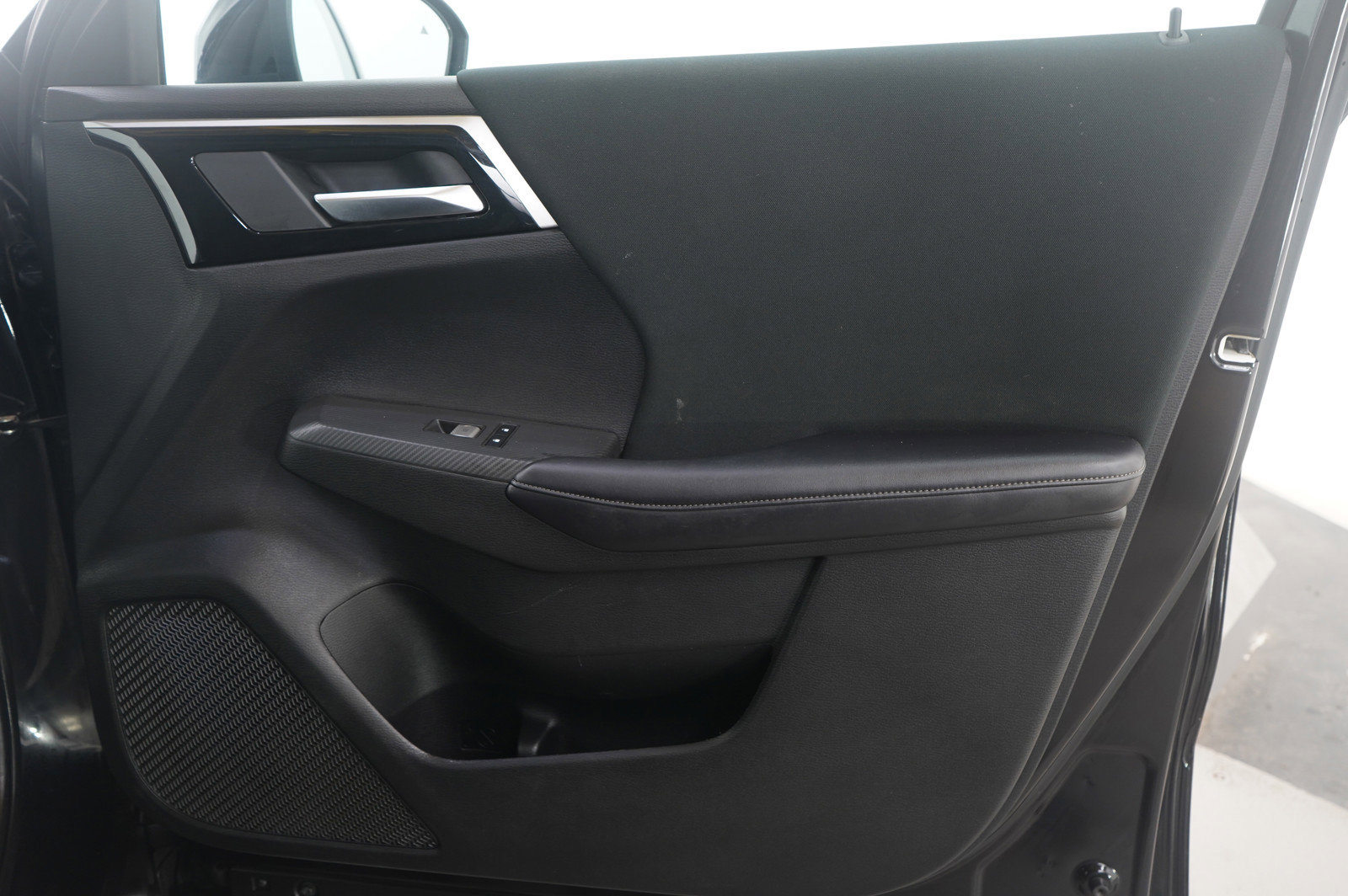 Used 2024 Mitsubishi Outlander ES image 9