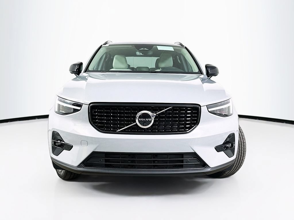 Used 2026 Volvo XC40 B5 Plus w/ Protection Package Premier AWD/4WD image 5