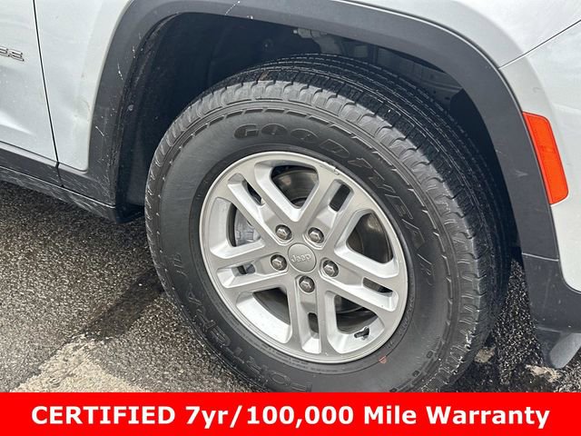 Used 2022 Jeep Grand Cherokee Laredo w/ Luxury Tech Group I image 7