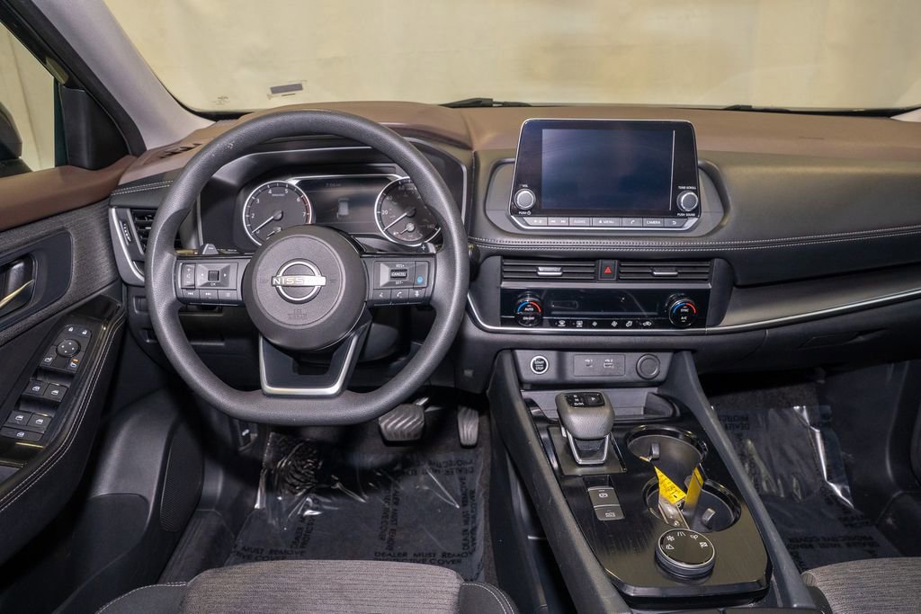 Used 2023 Nissan Rogue SV image 6