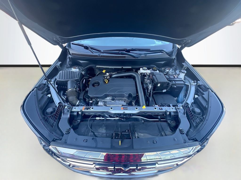 Used 2024 GMC Terrain SLT image 36