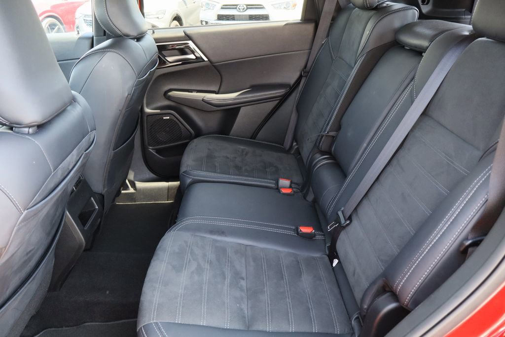 Used 2025 Mitsubishi Outlander SE FWD image 24