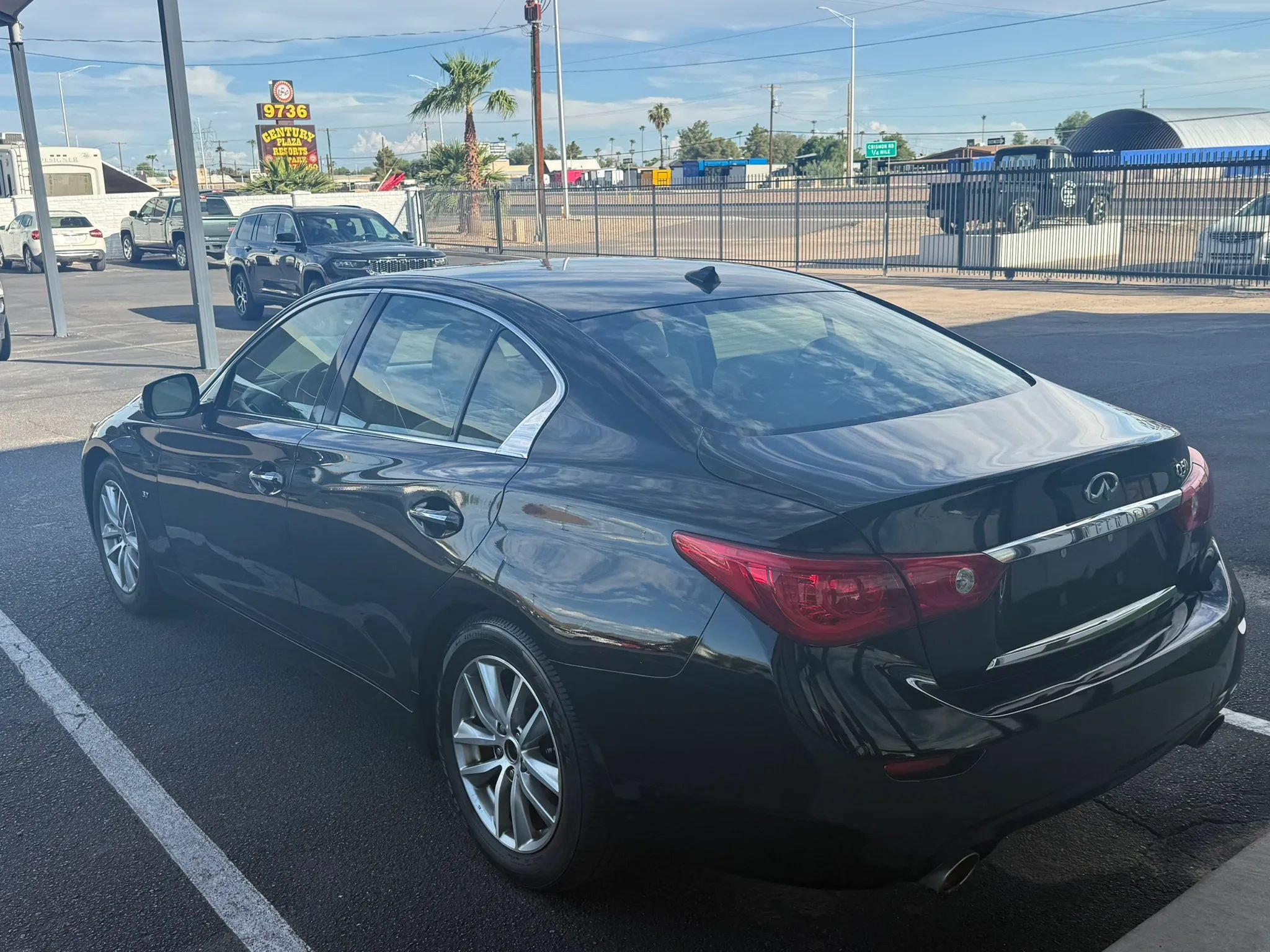 Used 2014 INFINITI Q50 Premium w/ Deluxe Touring Package RWD image 3