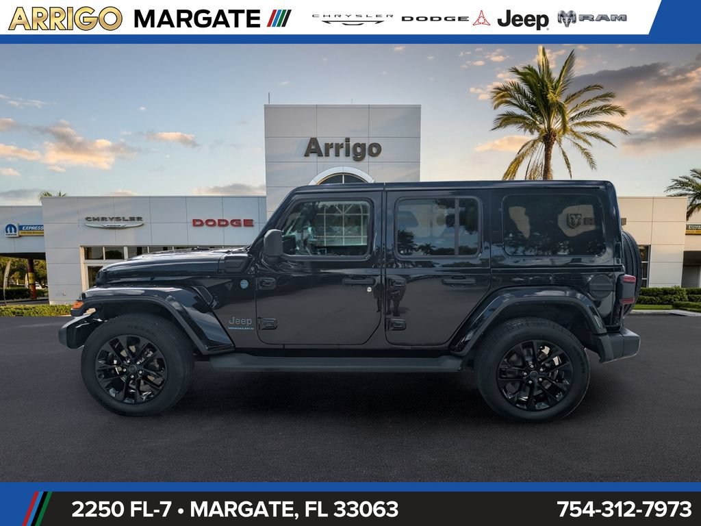 Used 2025 Jeep Wrangler Unlimited Sahara AWD/4WD image 8