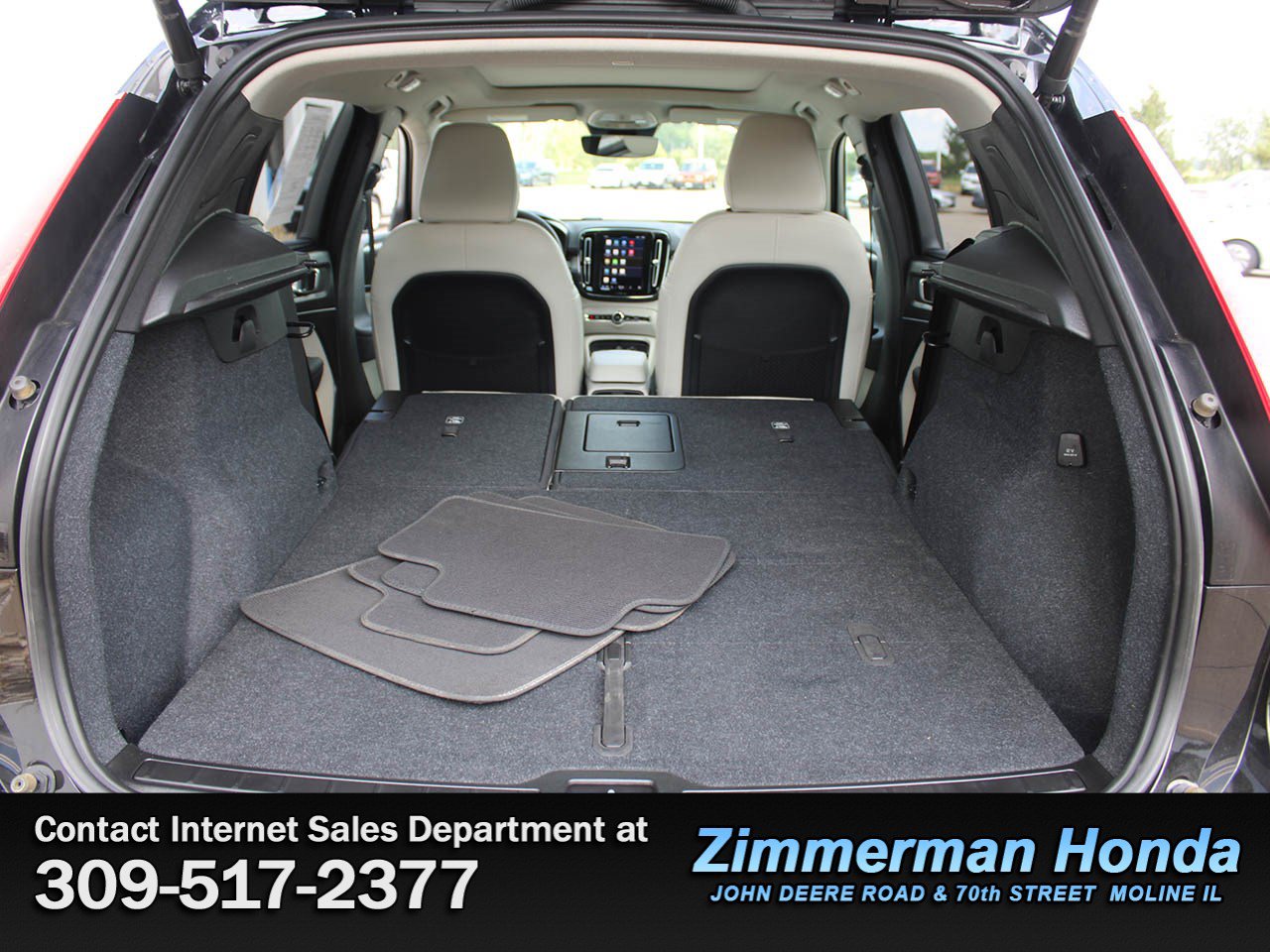 Used 2023 Volvo XC40 B4 Ultimate FWD image 7