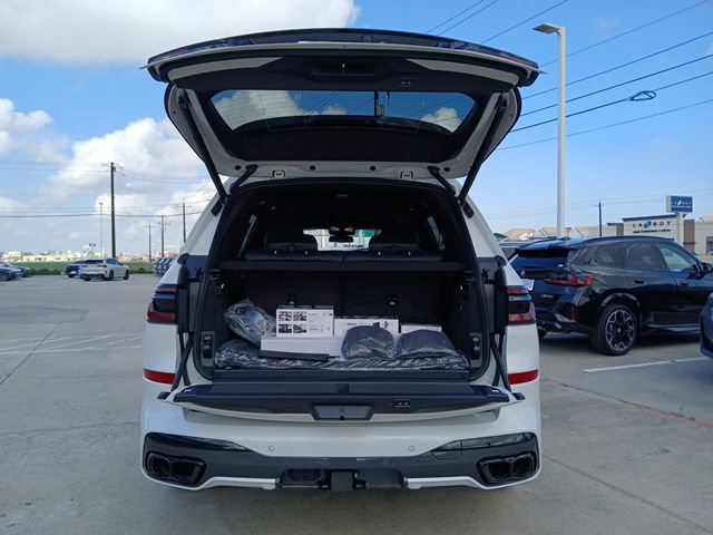 New 2026 BMW X7 M60i AWD/4WD image 9