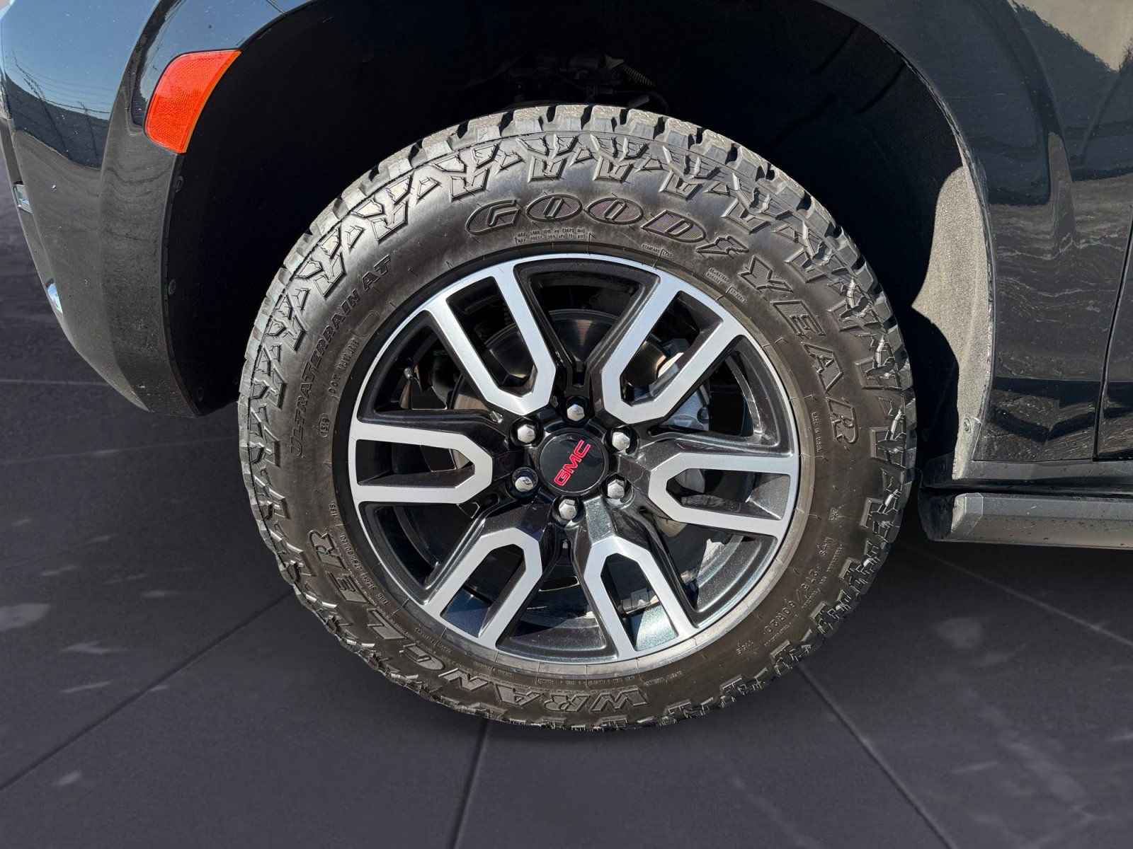 Used 2023 GMC Yukon AT4 w/ AT4 Premium Plus Package image 14