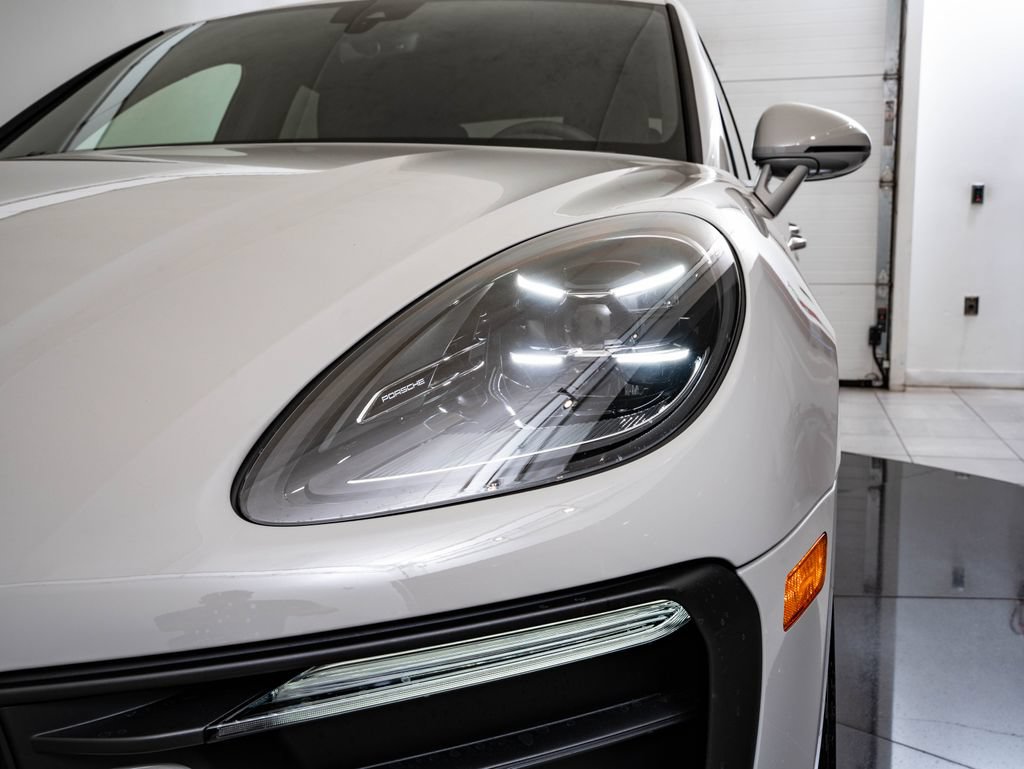 New 2026 Porsche Macan AWD/4WD image 13