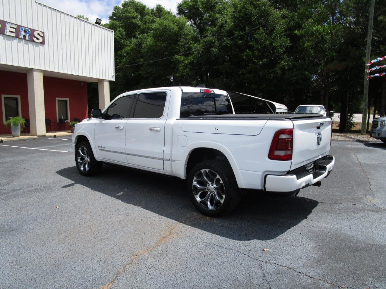 Used 2019 RAM 1500 Limited AWD/4WD image 3