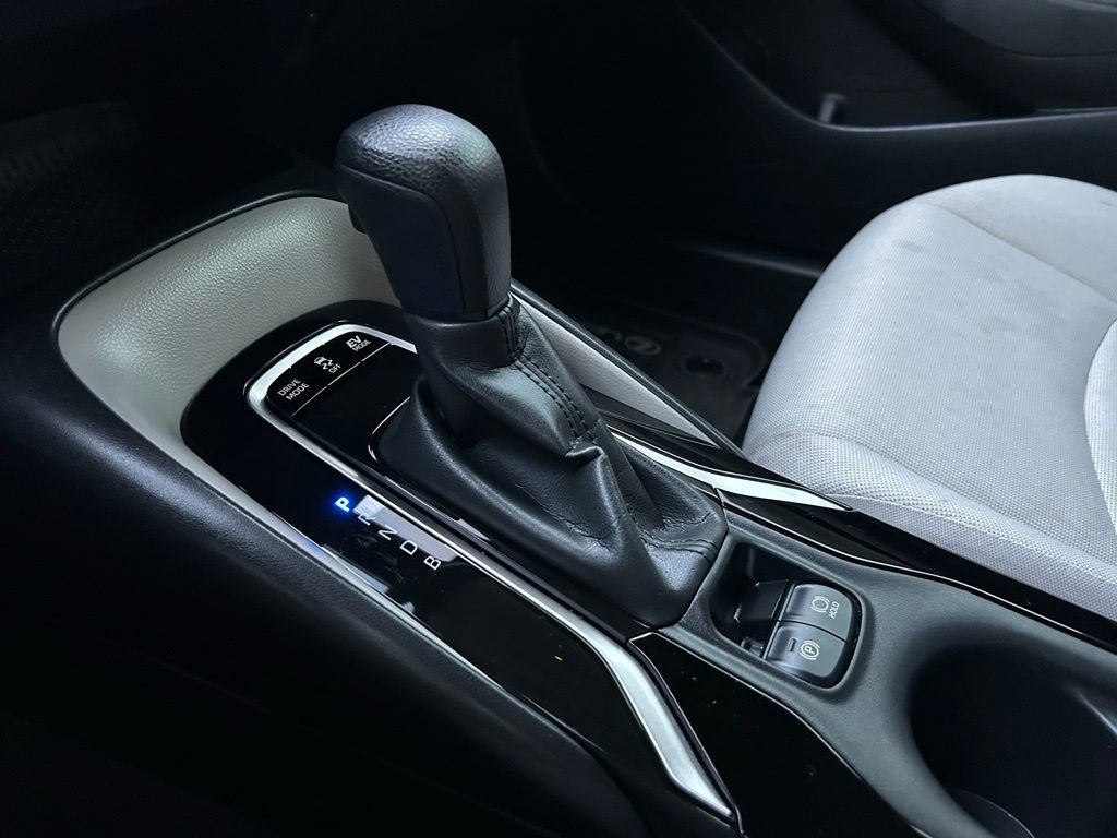 Used 2022 Toyota Corolla LE FWD image 25