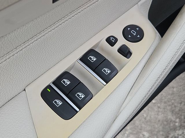 Used 2022 BMW 530i xDrive w/ Premium Package image 30