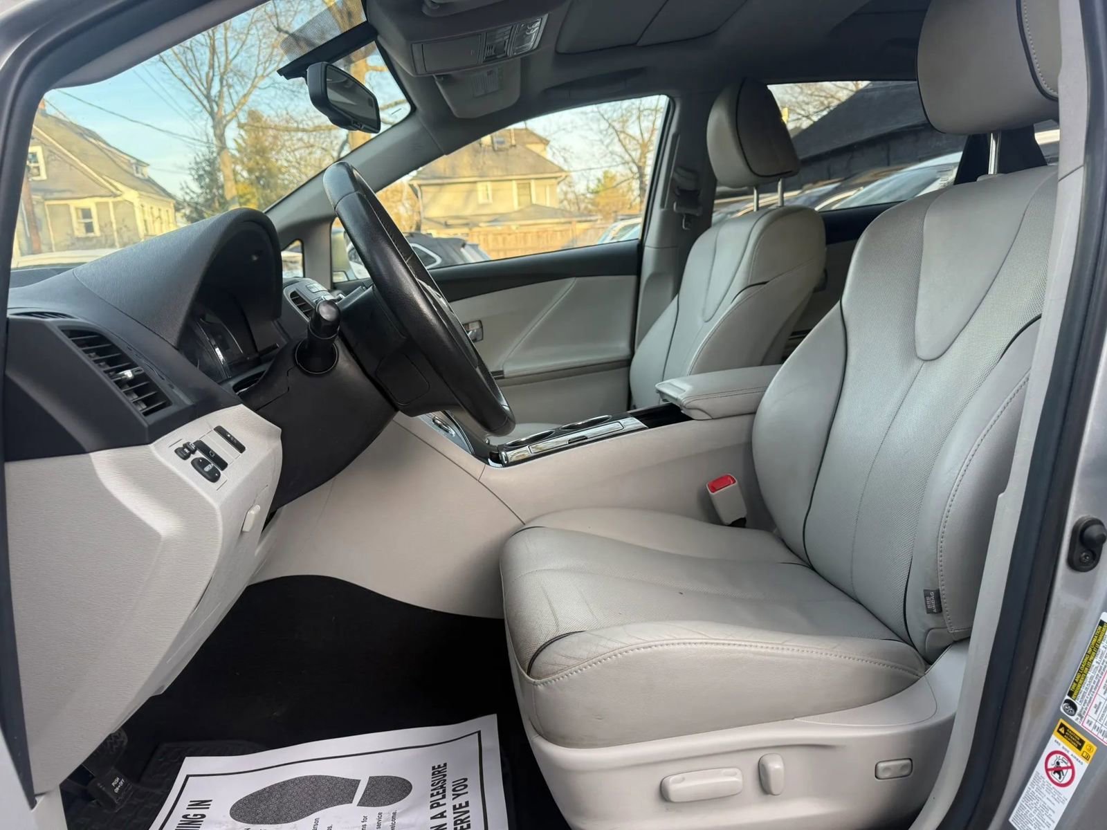 Used 2015 Toyota Venza XLE w/ XLE Premium Package image 8