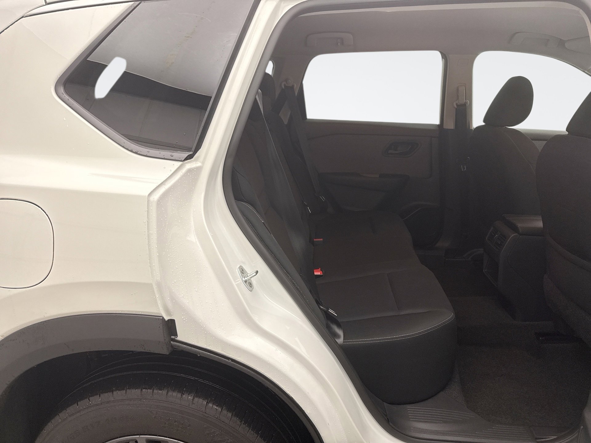 Used 2023 Nissan Rogue S image 17