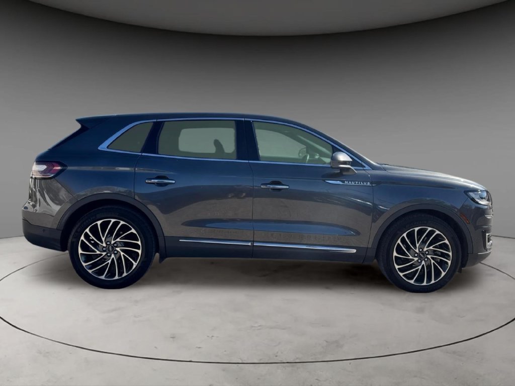 Used 2019 Lincoln Nautilus Reserve FWD image 3