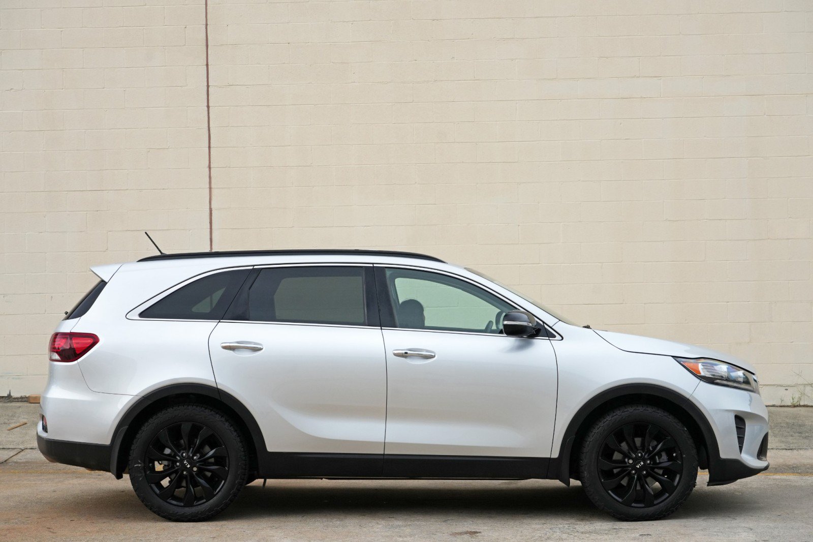 Used 2020 Kia Sorento S FWD image 49