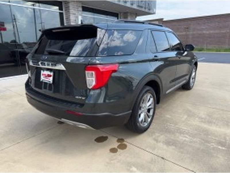 Used 2022 Ford Explorer XLT w/ Equipment Group 202A AWD/4WD image 9