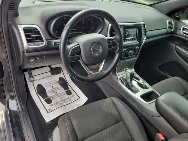 Used 2021 Jeep Grand Cherokee Laredo w/ Security & Convenience Group AWD/4WD image 17