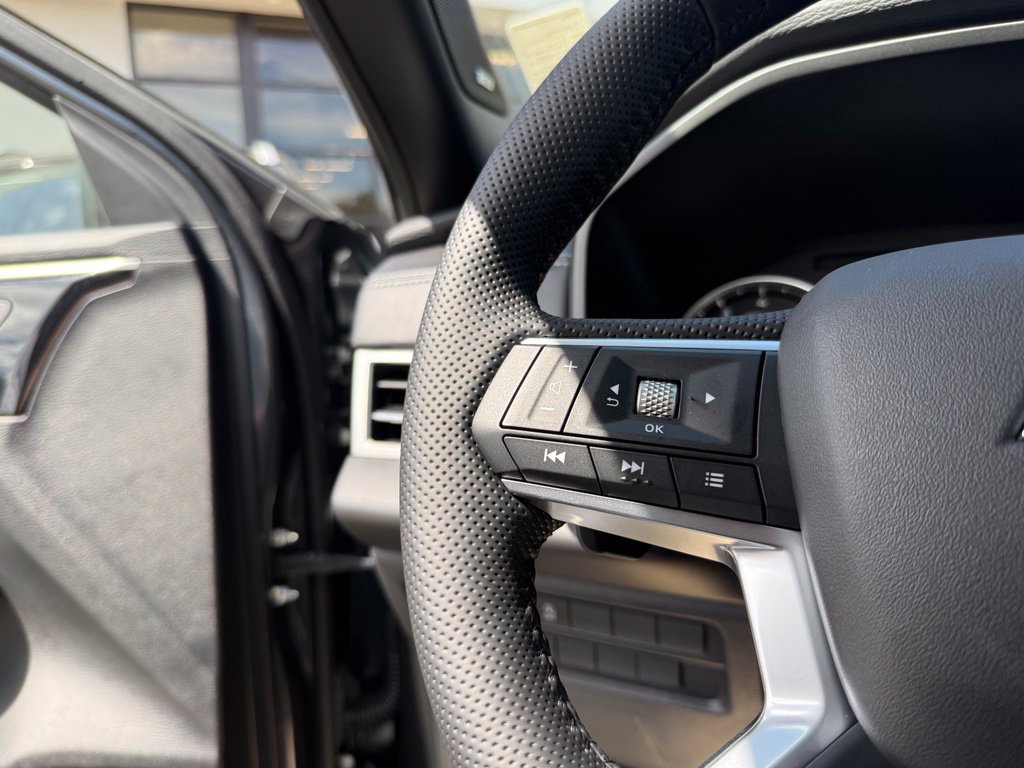 New 2026 Mitsubishi Outlander LE FWD image 21