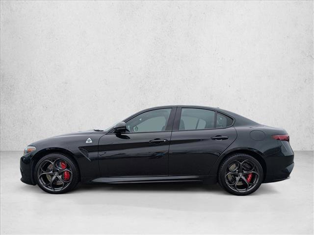 Used 2018 Alfa Romeo Giulia Quadrifoglio w/ Driver Assist Dynamic Package image 9
