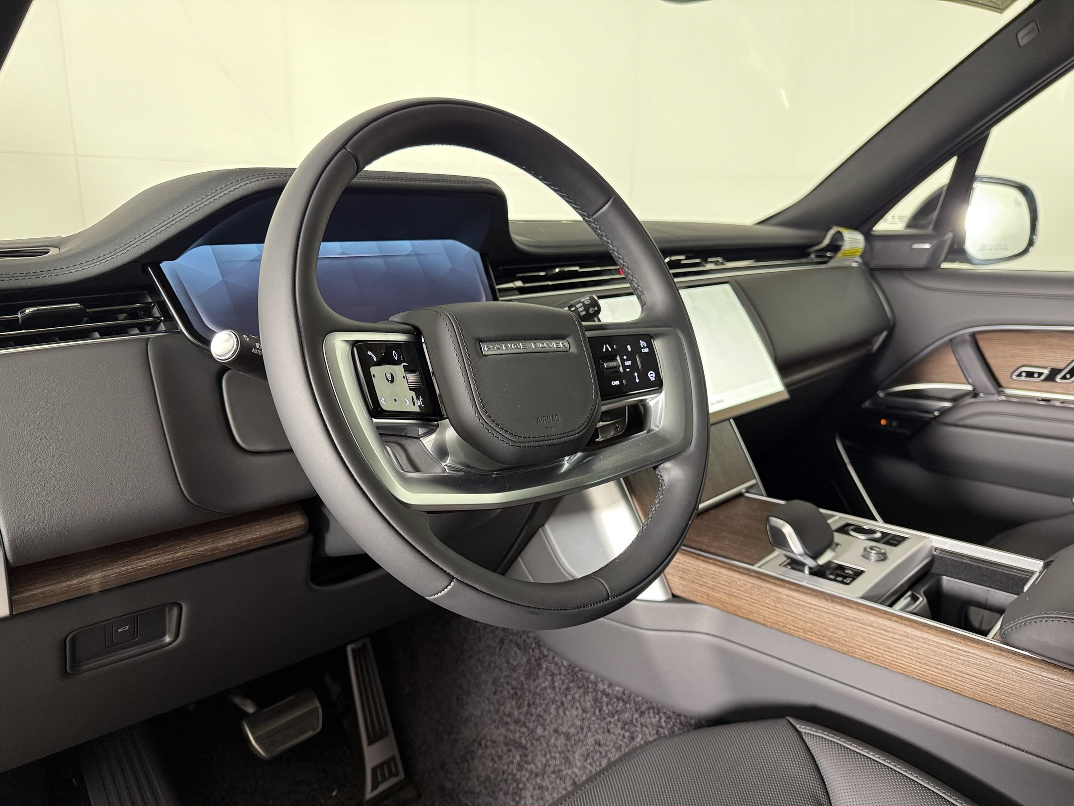 New 2027 Land Rover Range Rover SE AWD/4WD image 4