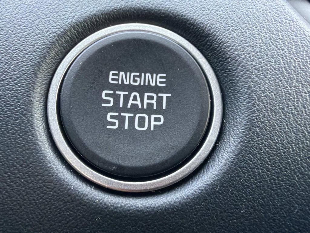 Used 2025 Kia Seltos EX FWD image 16
