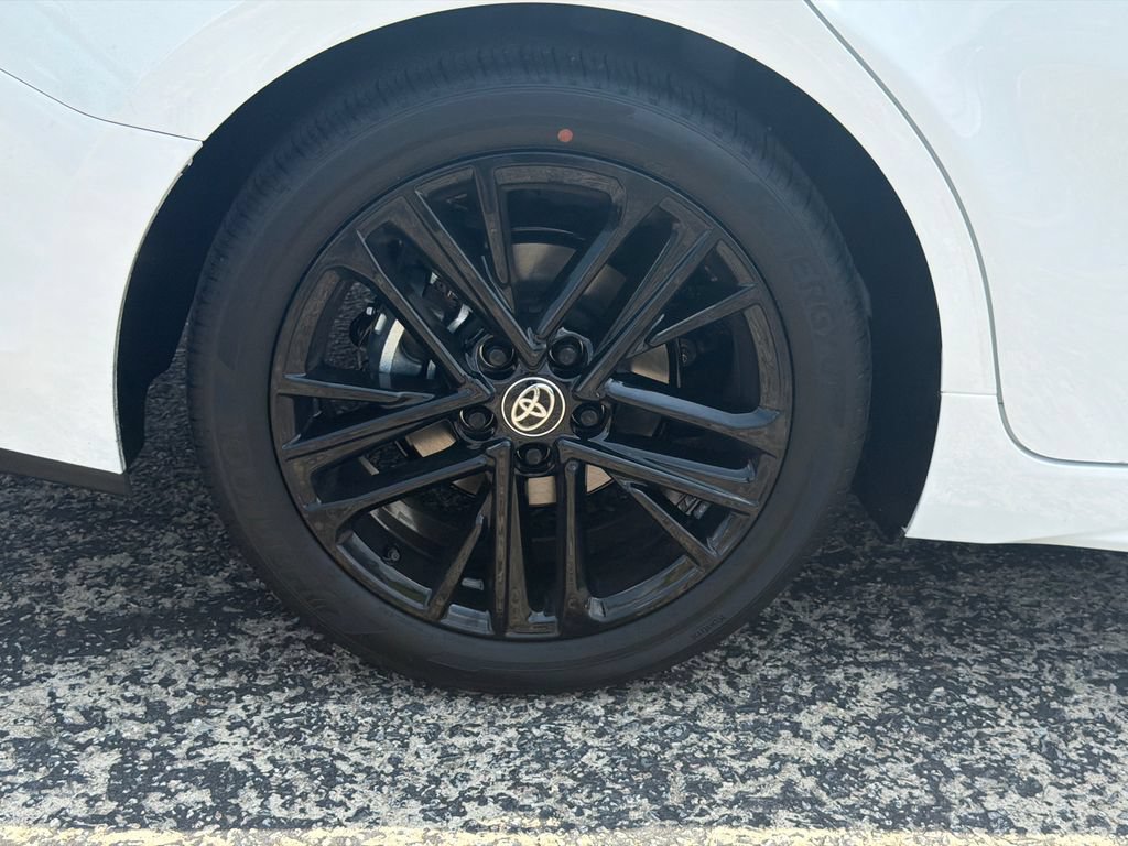 New 2026 Toyota Camry Hybrid FWD image 23