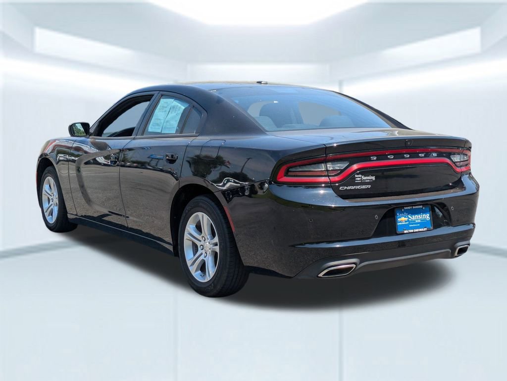 Used 2022 Dodge Charger SXT image 4