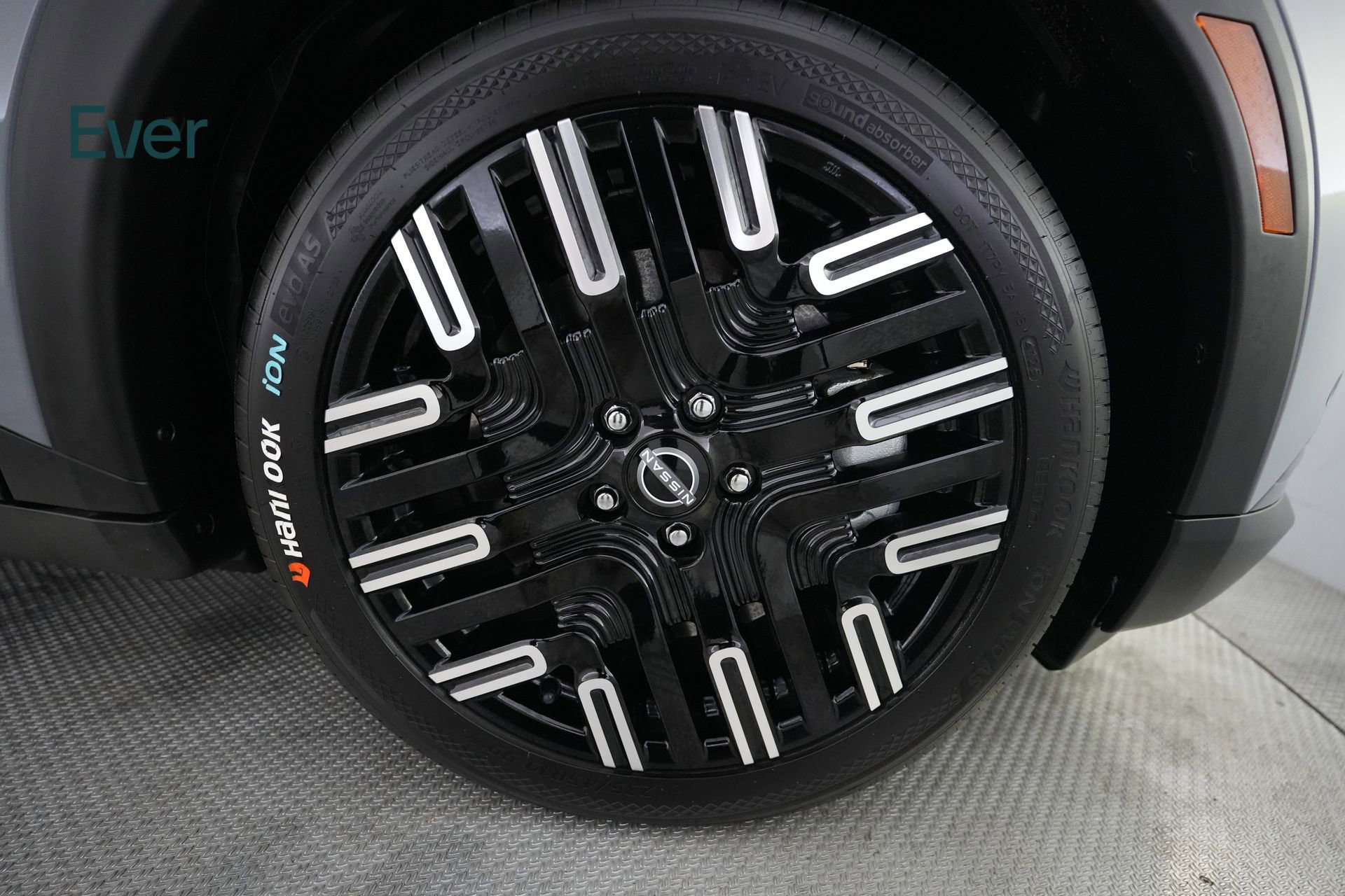 Used 2026 Nissan Leaf Platinum+ w/ Floor Mat Package (Platinum+) FWD image 22