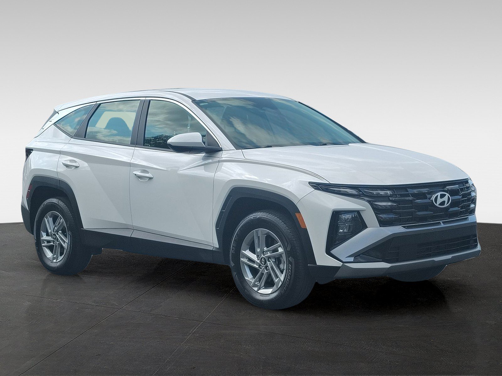 Certified 2025 Hyundai Tucson SE AWD/4WD image 3