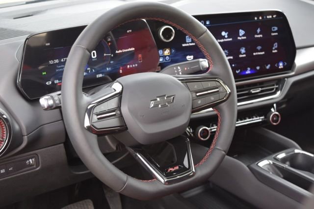 Used 2025 Chevrolet Equinox EV RS image 30