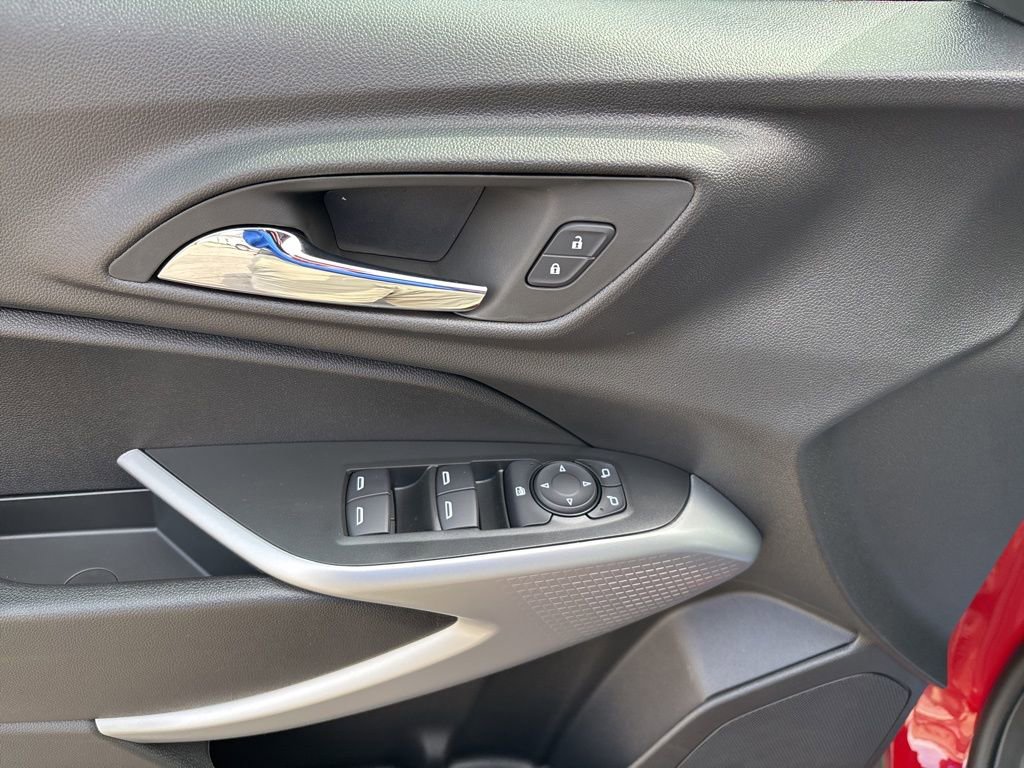 New 2026 Chevrolet Trax LS w/ LS Convenience Package FWD image 10