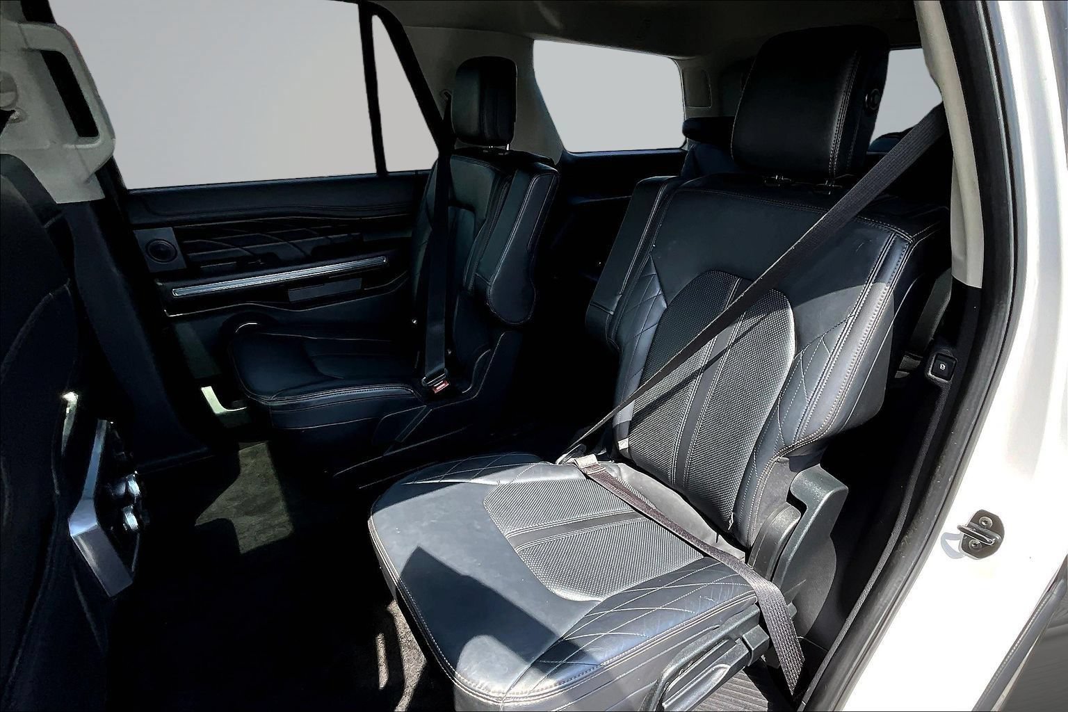 Used 2018 Ford Expedition Platinum AWD/4WD image 19