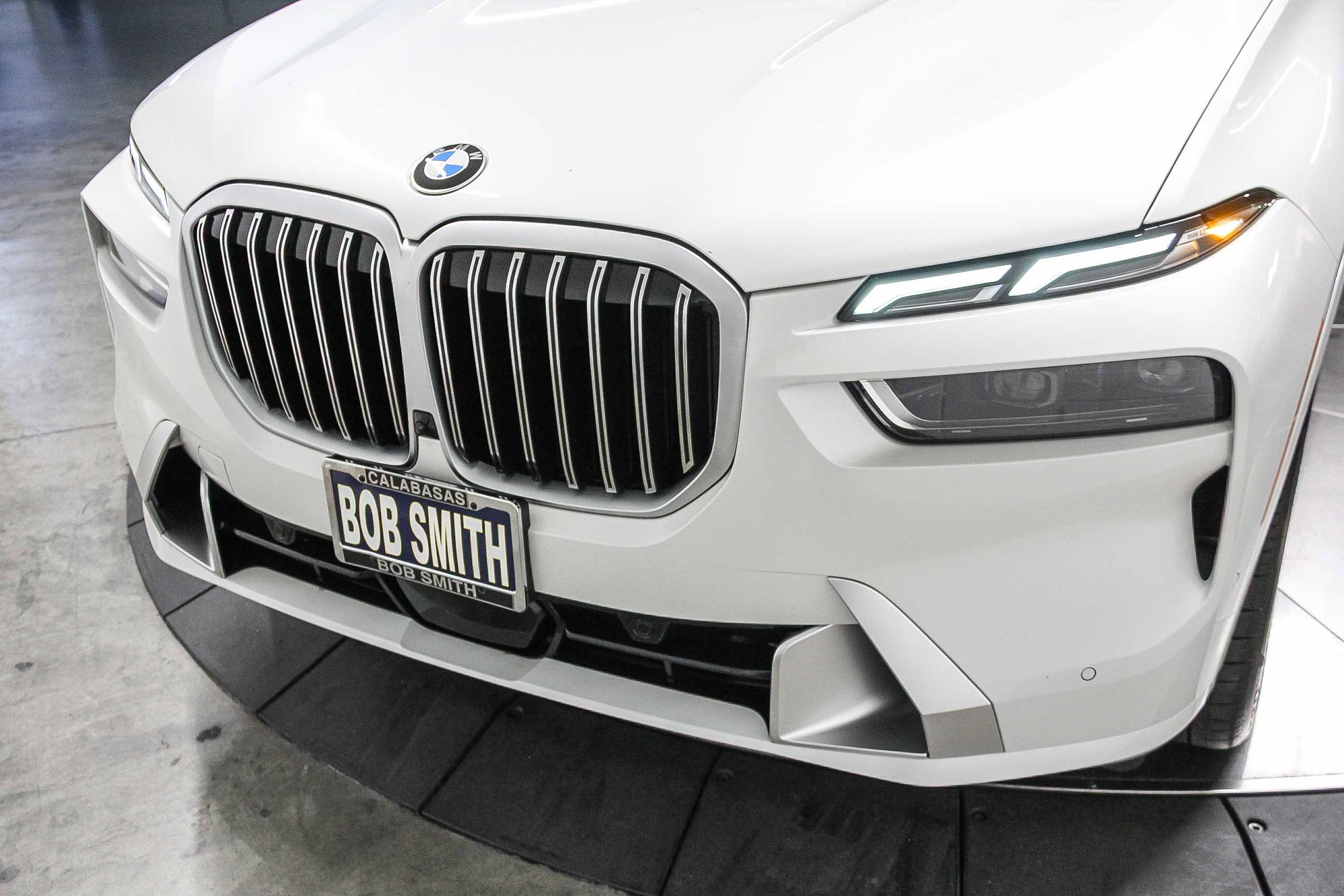 Used 2026 BMW X7 xDrive40i w/ Premium Package AWD/4WD image 11