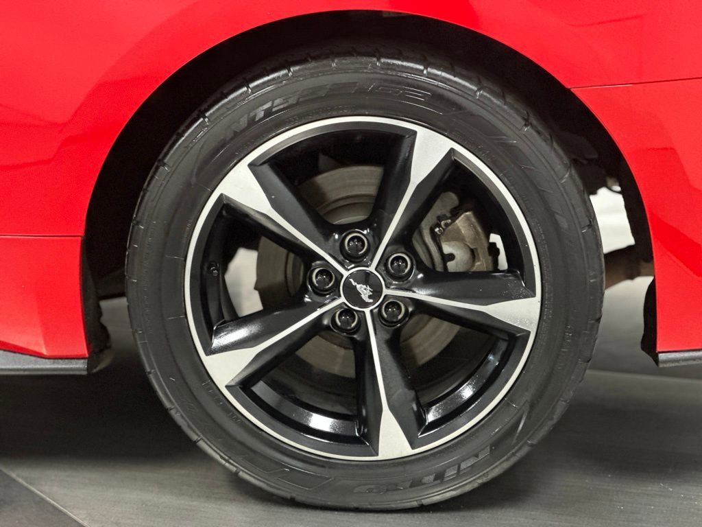 Used 2018 Ford Mustang EcoBoost image 25