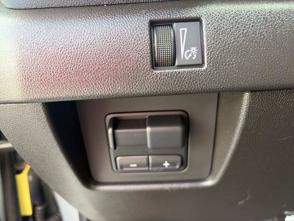 Certified 2024 GMC Canyon Denali image 23