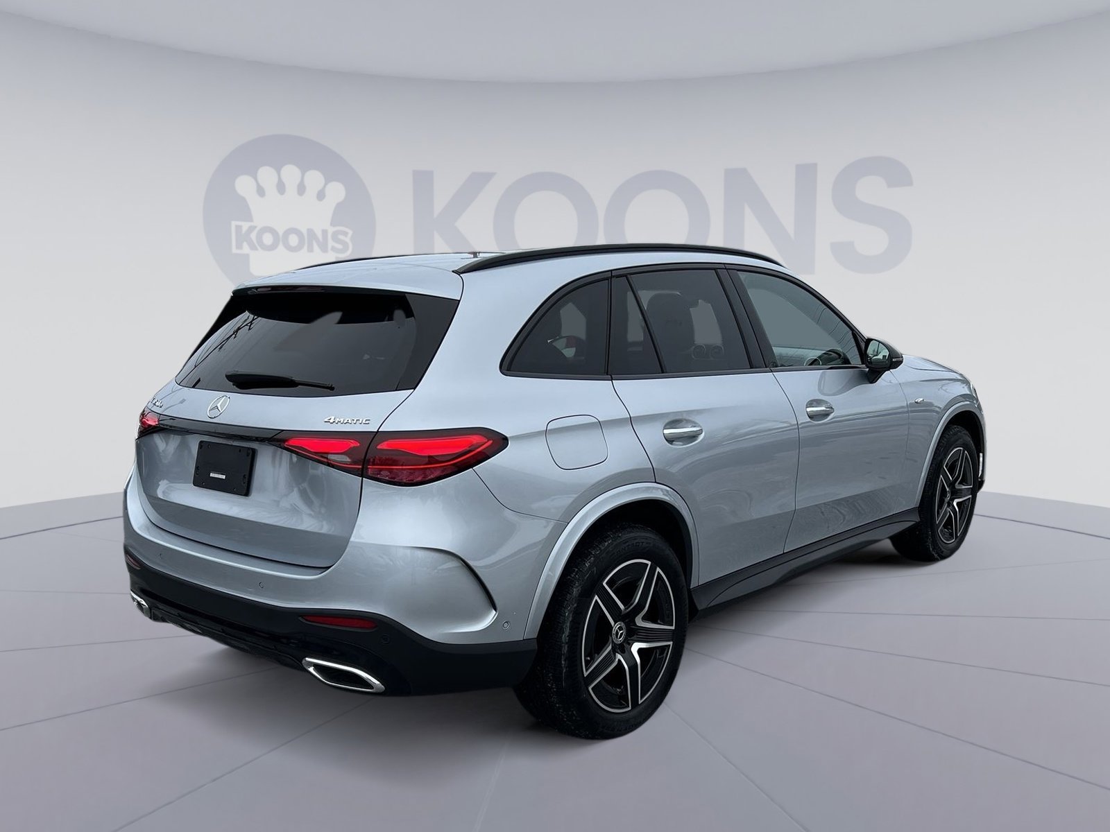 Used 2025 Mercedes-Benz GLC 350e 4MATIC image 7