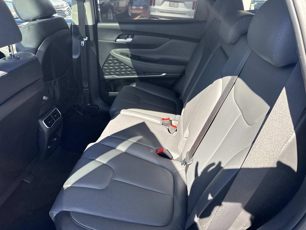 Used 2023 Hyundai Santa Fe SEL w/ Premium Package image 16