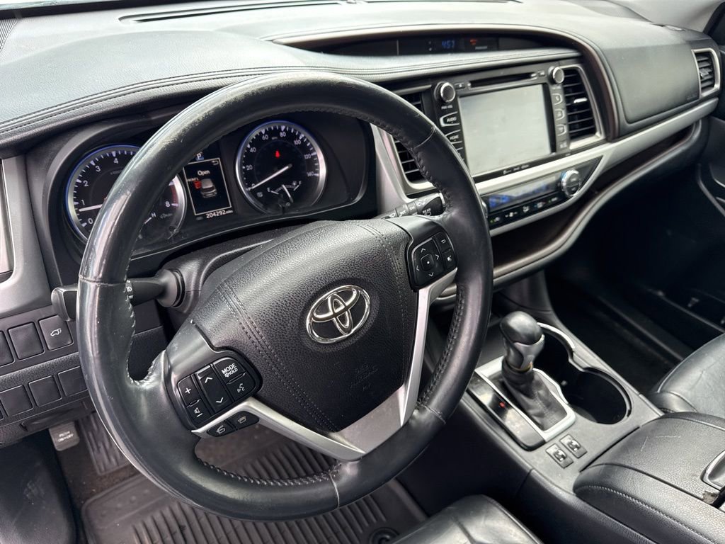 Used 2016 Toyota Highlander XLE AWD/4WD image 22